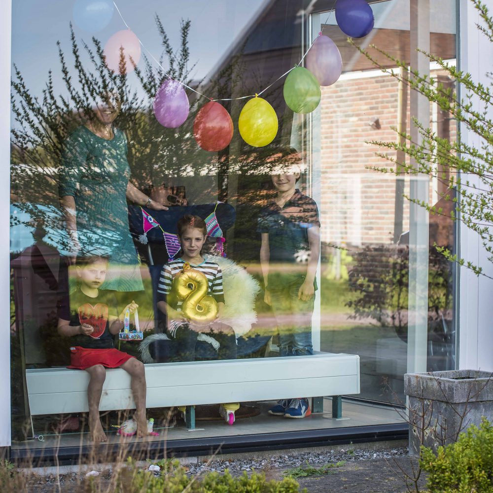 verjaardag-in-coroanatijd-ballonnen-feest-jemooisteherinnering-fotografie