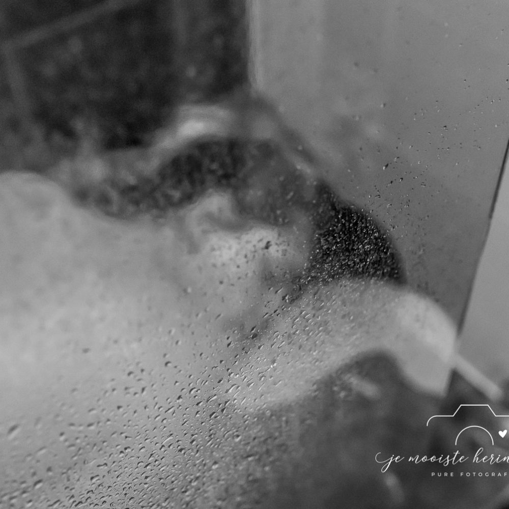 geboortefotografie_thuisbevalling_douche