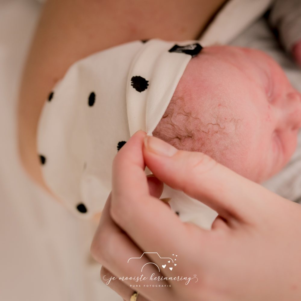 geboortefotografie-kennismaken-haartjes